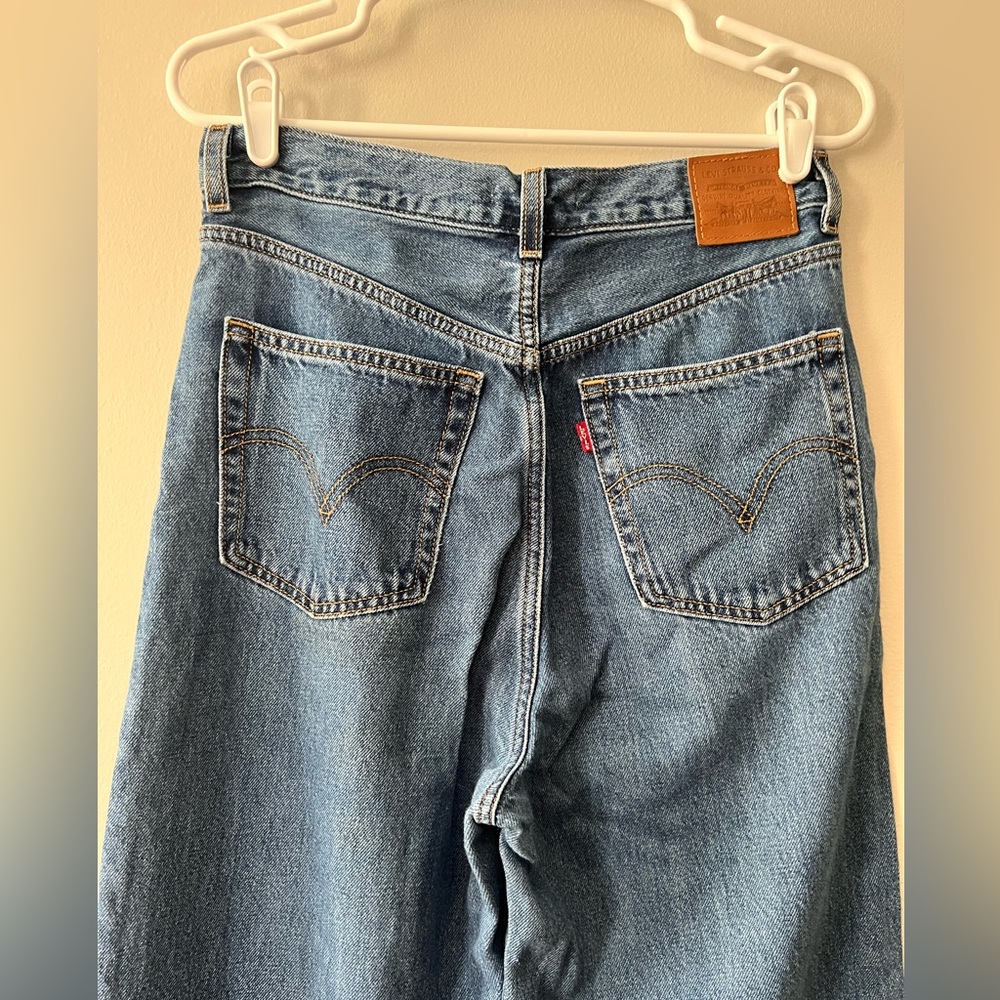 Levi’s Women’s High Loose Medium Wash Wide Leg Jeans Size 27 - Picture 5 of 8